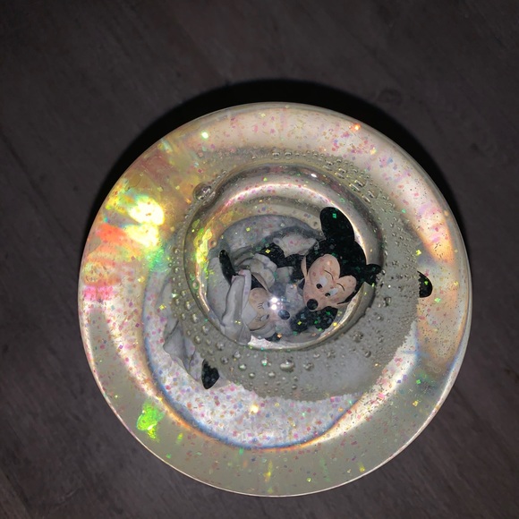 Vintage Disney wind up musical snowglobe - Picture 3 of 4